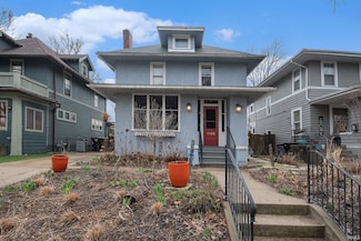 1069 Riverside Dr, South Bend, IN 46616