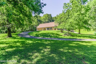 1315 Lynnwood Dr, Jefferson City, MO 65109