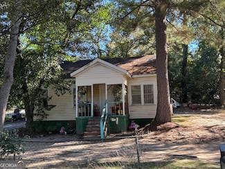 132 S Main St, Milledgeville, GA 31061