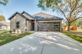 608 SW 3rd St, Kerens, TX 75144