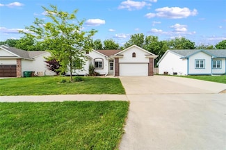 403 4th St NW, Altoona, IA 50009