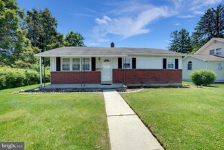 114 W Penn Ave, Cleona, PA 17042