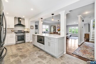 296C Undercliff Ave, Edgewater, NJ 07020