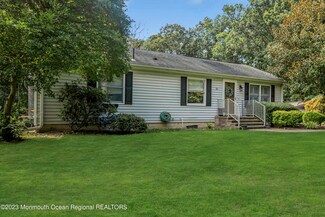 26 Frank Applegate Rd, Jackson, NJ 08527