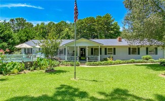 105 Young Acres Dr, Walhalla, SC 29691