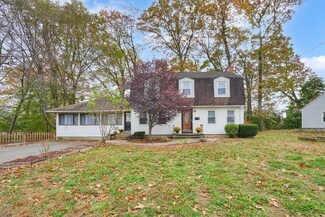 77 Dorwin Dr, West Springfield, MA 01089