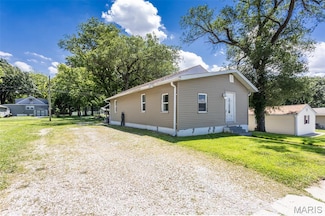 206 Velma Ave, South Roxana, IL 62087