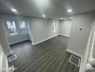 405 Myrtle Ave, Neptune, NJ 07753