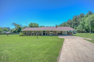 451 Burney St, Coushatta, LA 71019