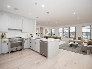 340 W 2nd St Unit 19, Boston, MA 02127