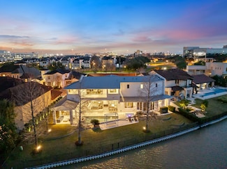 15618 Oyster Cove Dr, Sugar Land, TX 77478