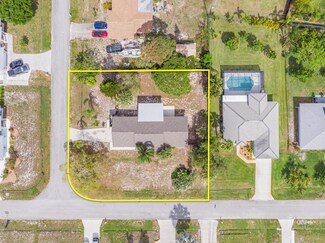 602 SE Ridgely Ave, Port Saint Lucie, FL 34983