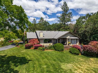 321 Kubli Rd, Grants Pass, OR 97527