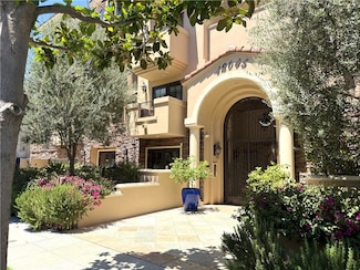 12045 Hoffman St Unit 405, Studio City, CA 91604