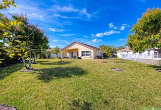 10055 SW Cardigan Ct, Port Saint Lucie, FL 34987