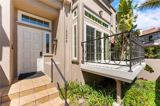 19228 Seabrook Ln, Huntington Beach, CA 92648