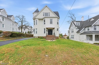 162 Walnut St, Montclair, NJ 07042