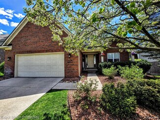 6175 Foxfire Cir Unit 32, Clarkston, MI 48346