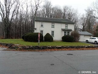94 South St, Le Roy, NY 14482