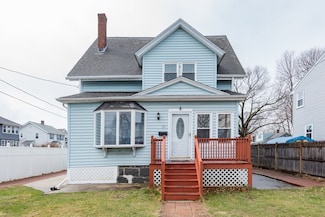 37 Taylor St, Quincy, MA 02170