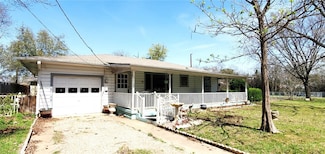112 College Ave, Oglesby, TX 76561