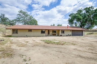 22630 Stagecoach Ln, Clovis, CA 93619