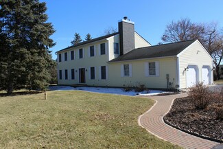 85 W Willis Rd, Saline, MI 48176