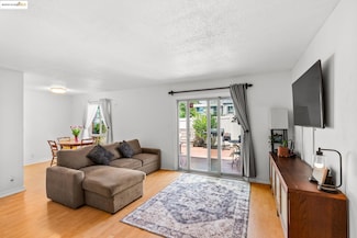 2044 Sierra Rd Unit 3, Concord, CA 94518