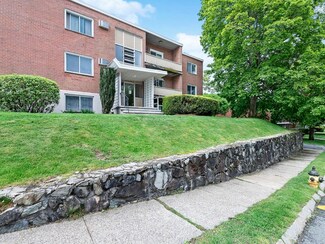 73 Lionel Ave Unit A, Waltham, MA 02452