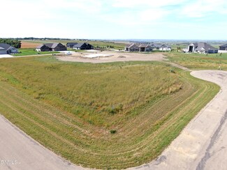 11802 Glacier Rd, Bismarck, ND 58503