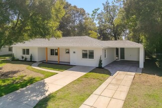 430 W Seminole Ave, Eustis, FL 32726