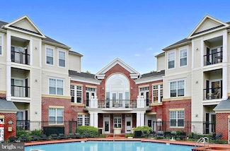 11307 Aristotle Dr Unit 2-202, Fairfax, VA 22030