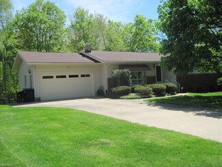 1415 Sackett Hills Dr, Akron, OH 44313