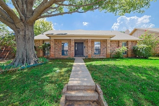 2825 Windsor Dr, Flower Mound, TX 75028