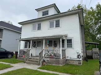 905 County St, Bennington, VT 05201
