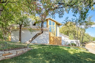 2305 Oak Forest Ct, Arlington, TX 76012