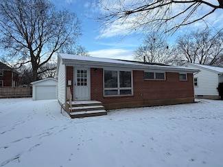 726 W American St, Freeport, IL 61032