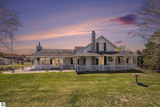 3121 Grace Rd, Frankfort, MI 49635