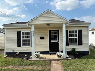 982 Oak Grove Ave, Marion, OH 43302