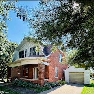 214 4th St, West Point, IA 52656