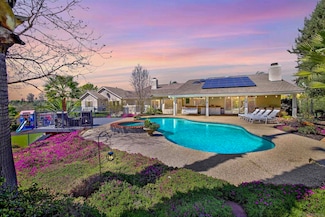 1033 Summit Trail, Escondido, CA 92025