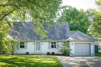 303 E 11th St, Kearney, MO 64060
