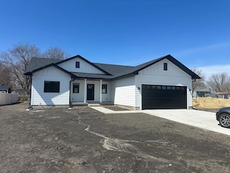114 6th St SE, Badger, IA 50516