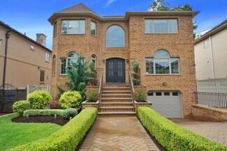 450 Darlington Ave, Staten Island, NY 10309