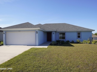 2216 Chase St, Chipley, FL 32428