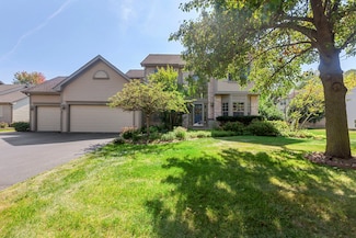 539 Primrose Ln, Crystal Lake, IL 60014