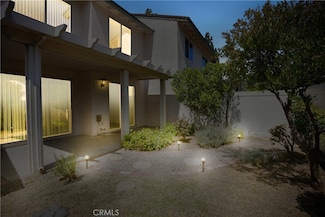 806 E Laurel Oak Dr, Azusa, CA 91702