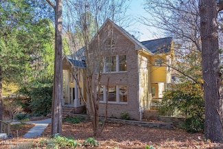 101 Songbird Ln, Chapel Hill, NC 27514