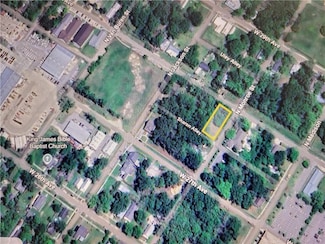 721 N Monroe St, Covington, LA 70433