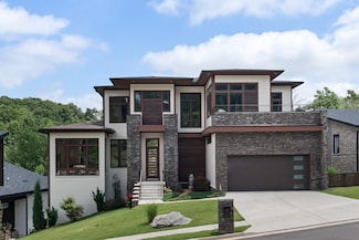 5820 Woodland Hills Dr, Nashville, TN 37211